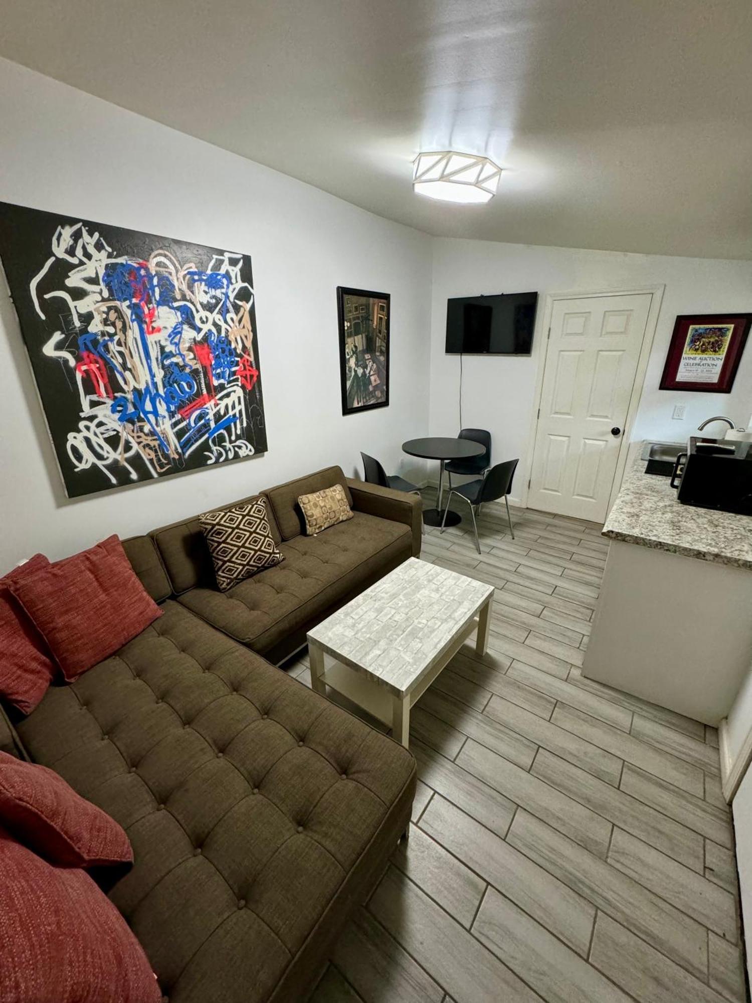 One Bedroom Apartment With Hot Tub 2 Blocks To Magazine Street New Orleans Buitenkant foto